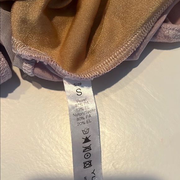 Yumiko Leotard - Picture 4 of 4